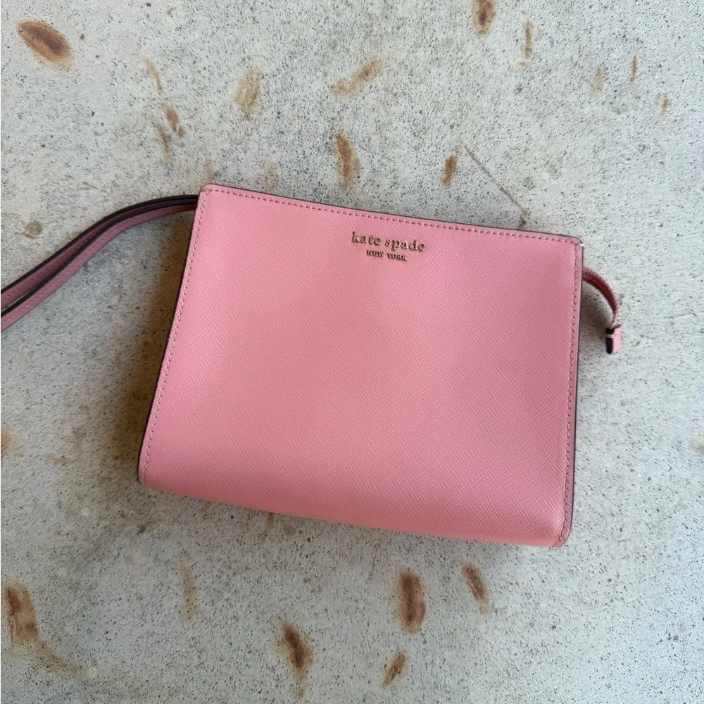 Kate Spade Wristlet - Picture 1 of 11